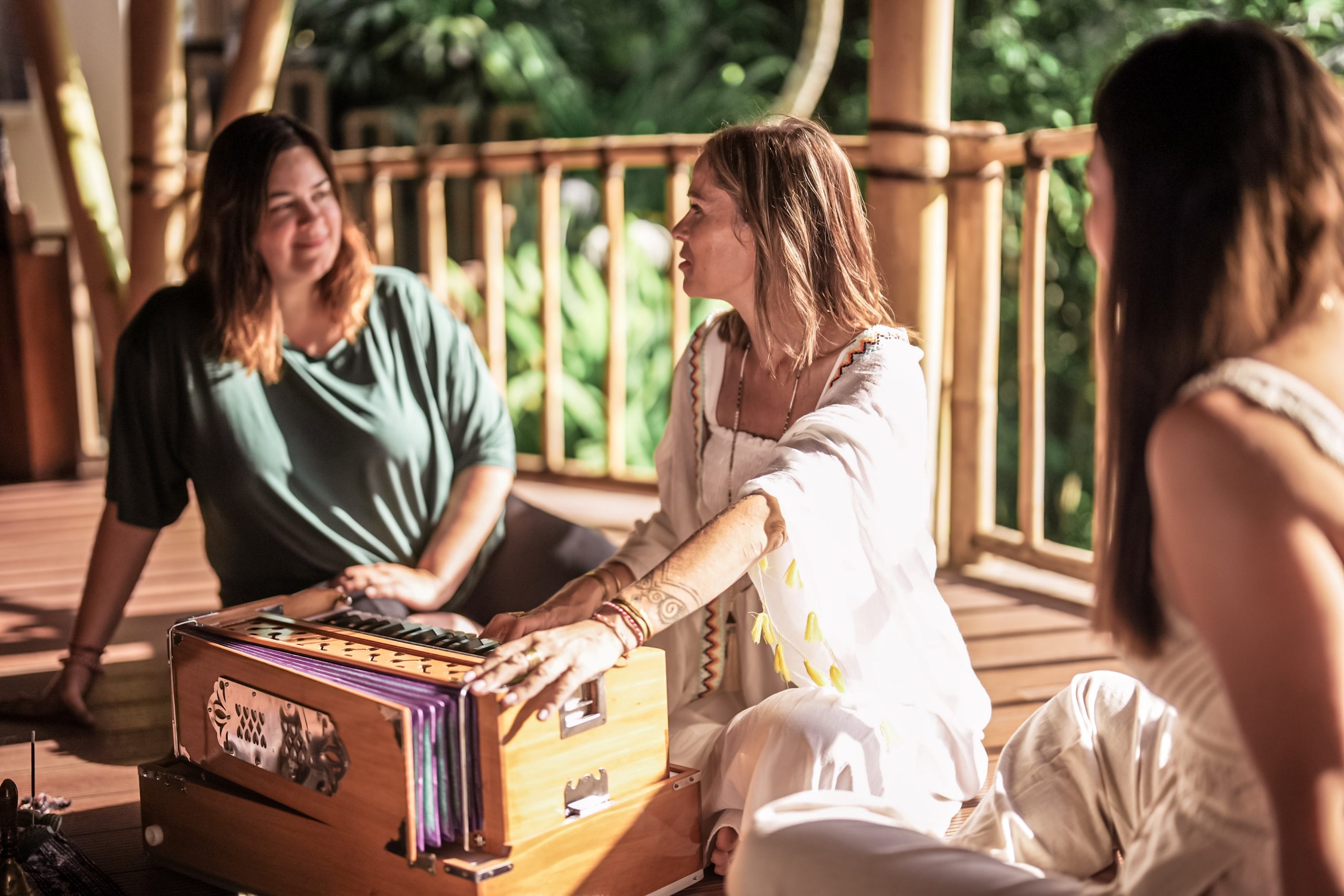 Agencia de viajes legal en Bali organizando una experiencia durante un retiro